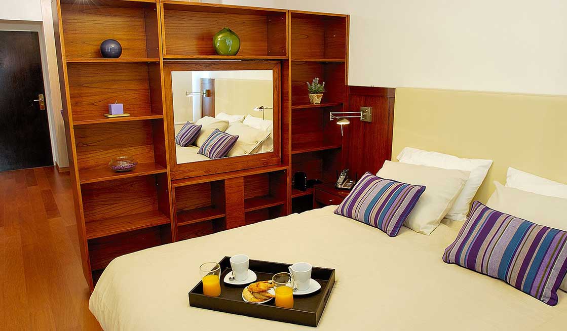 Spacious Studio in Five Star Building