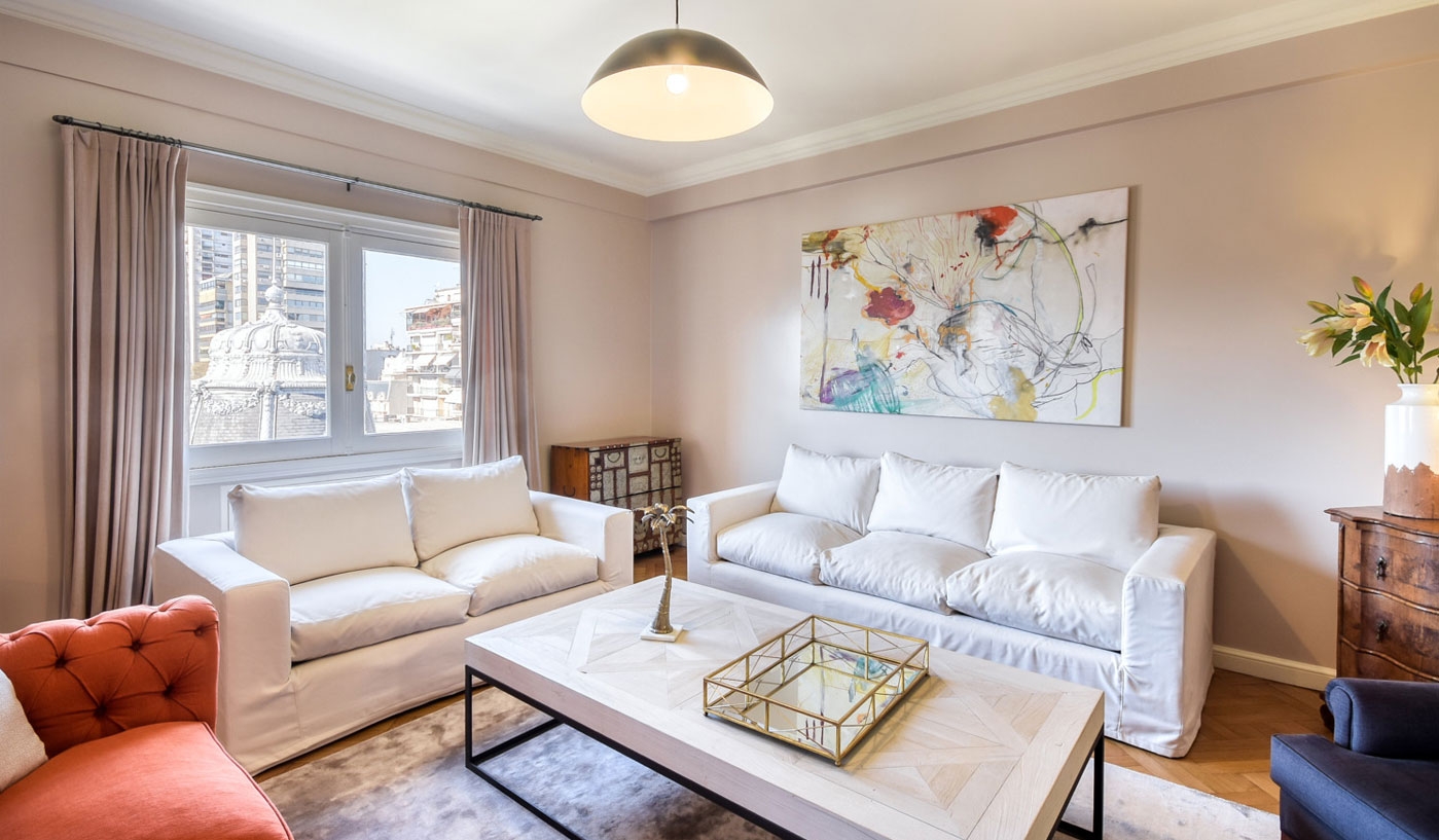 Splendid Three Bedroom Apartment in Classy Recoleta