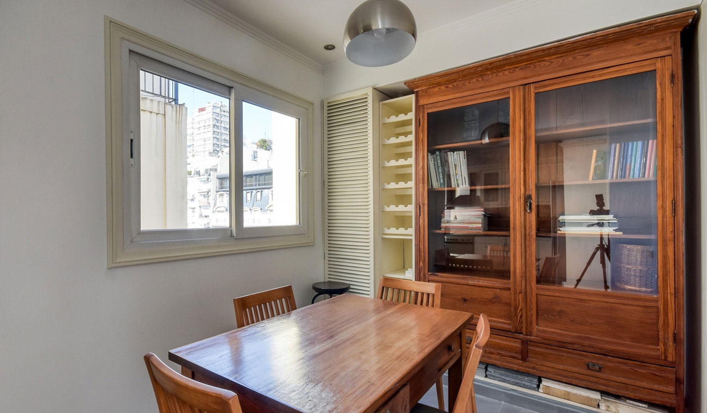 Splendid Three Bedroom Apartment in Classy Recoleta