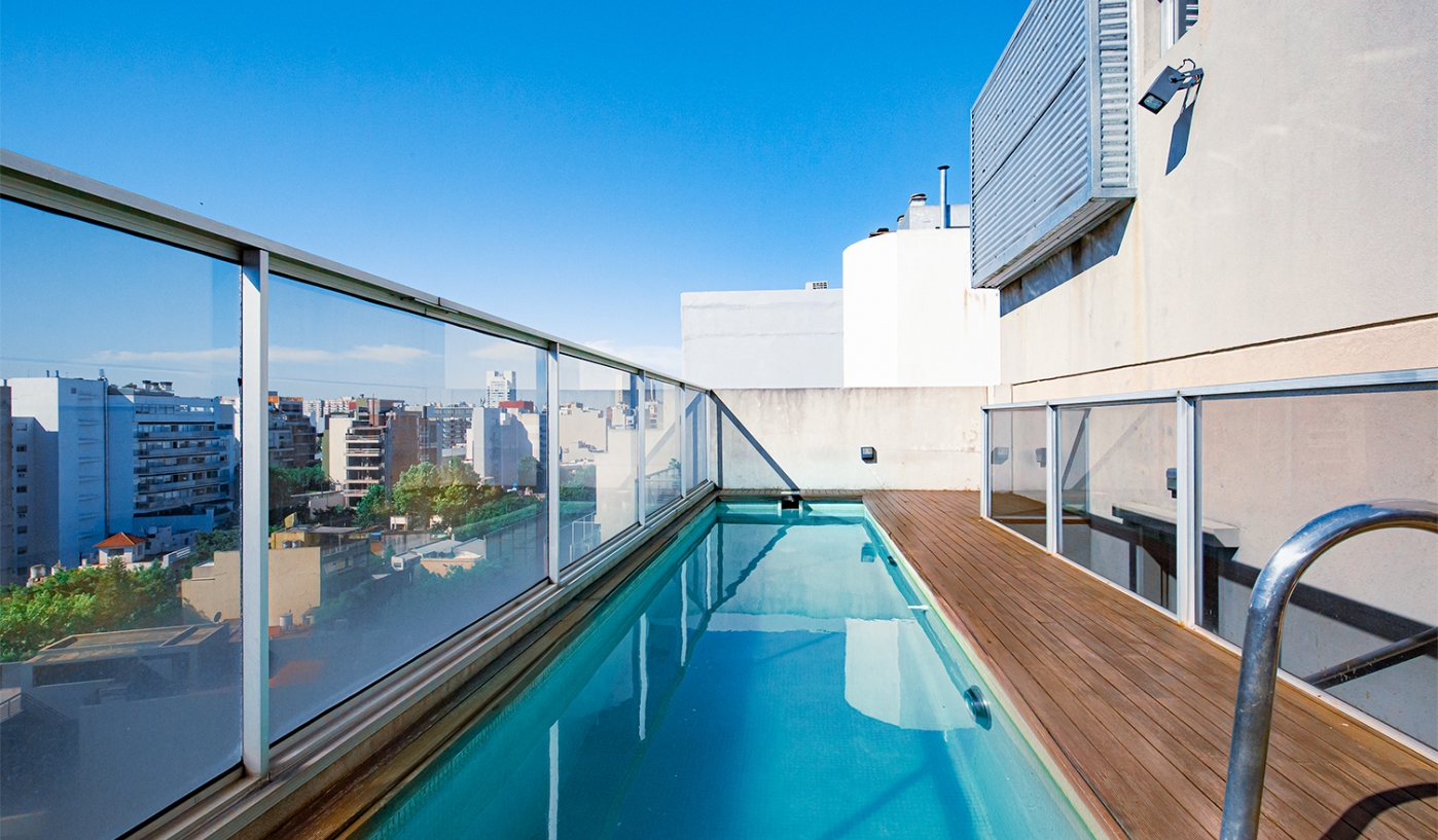 Recently Renovated One Bedroom Apartment with Rooftop Pool