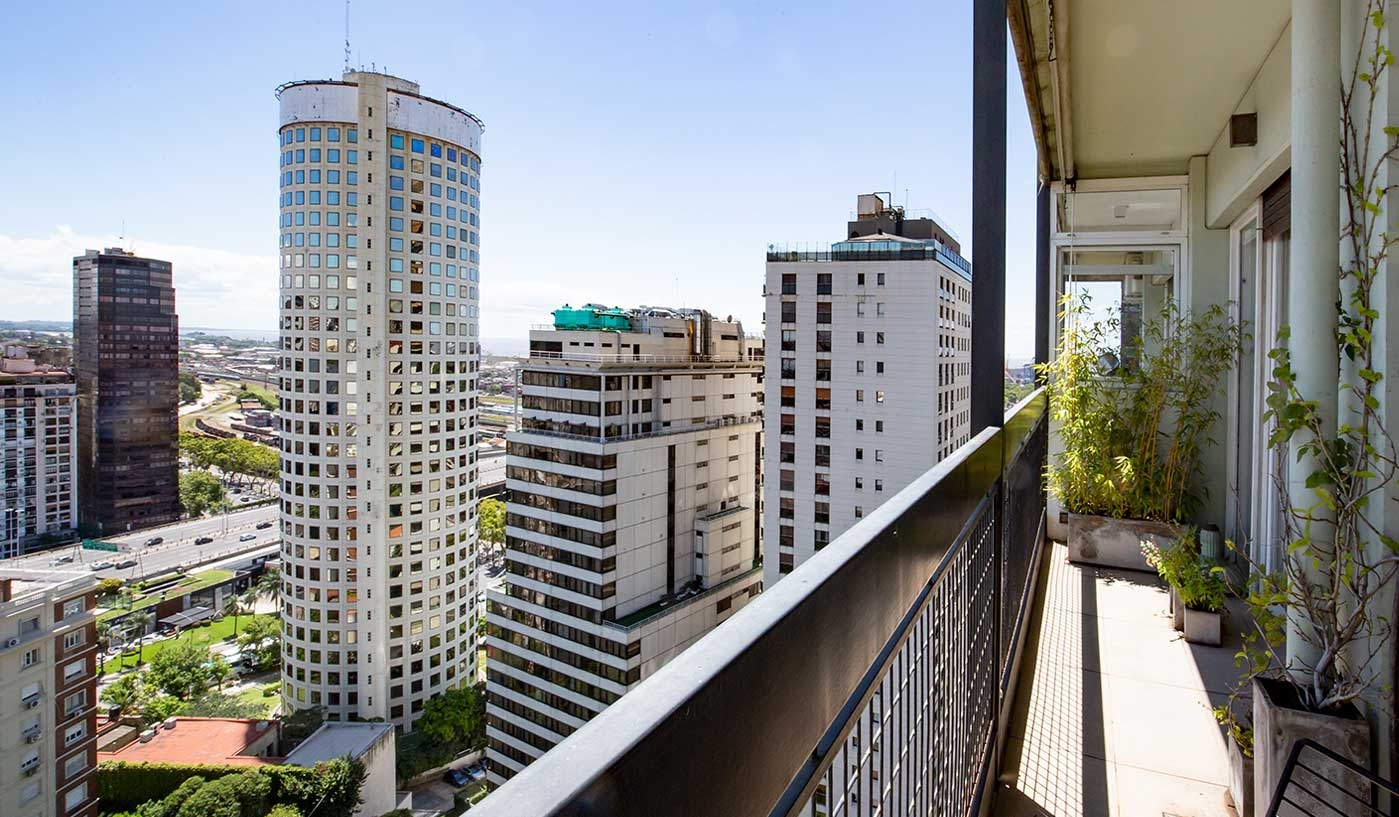 One Bedroom Apartment in Recoleta With Impressive Views