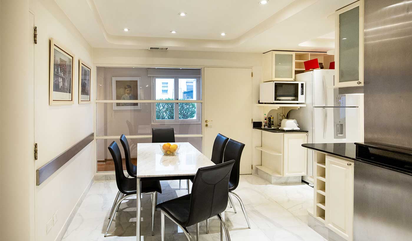 Luxury Three Bedroom Apartment in Exclusive Recoleta Location