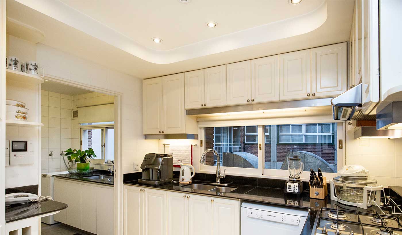 Luxury Three Bedroom Apartment in Exclusive Recoleta Location