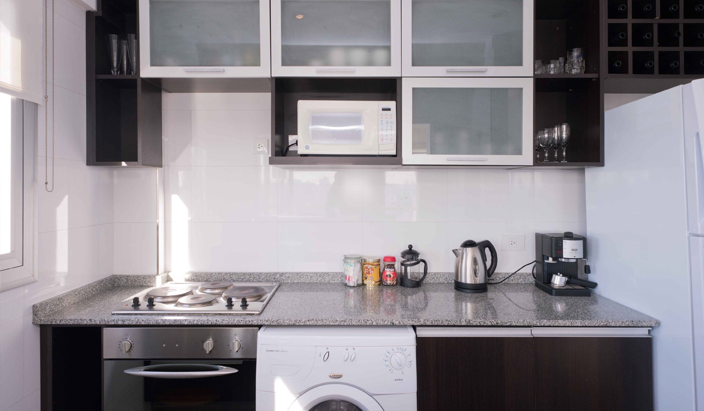 Three Storey Penthouse with Private Terrace, BBQ and Hot-Tub