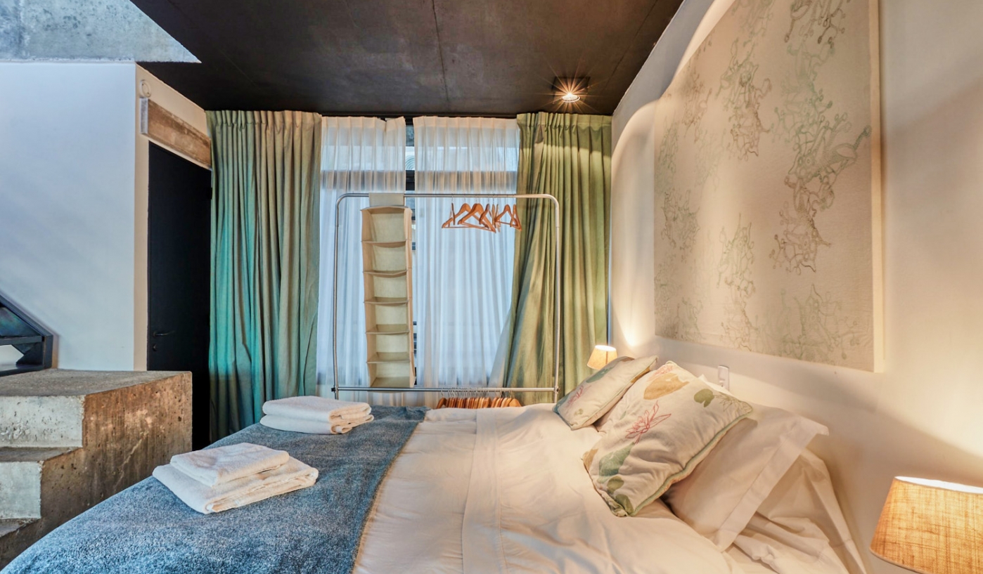 Amazing Two Storey Loft With Private Terrace, BBQ and Pool