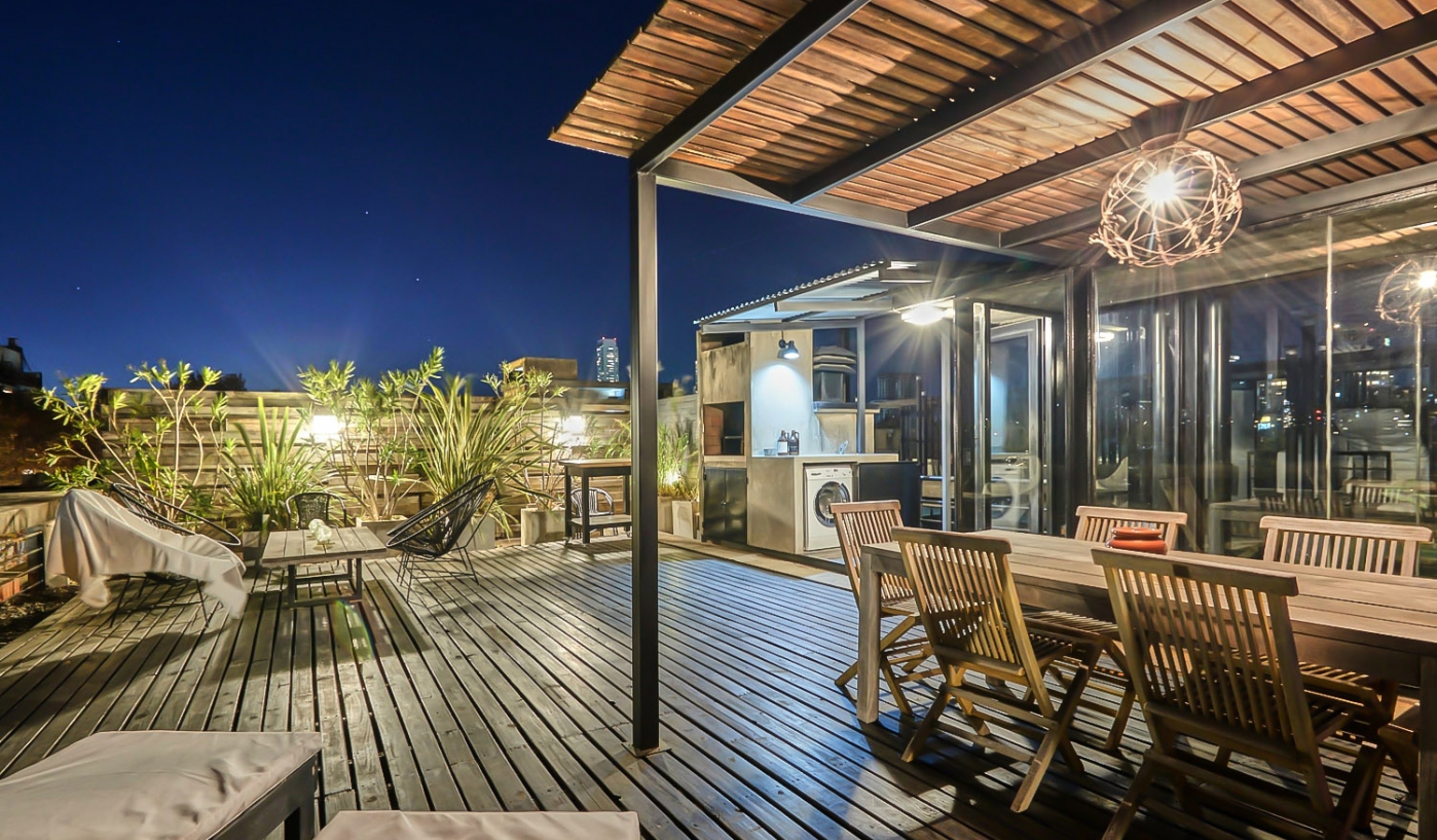 Amazing Two Storey Loft With Private Terrace, BBQ and Pool