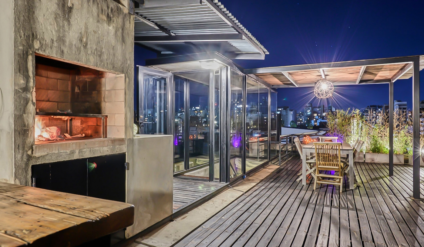 Amazing Two Storey Loft With Private Terrace, BBQ and Pool