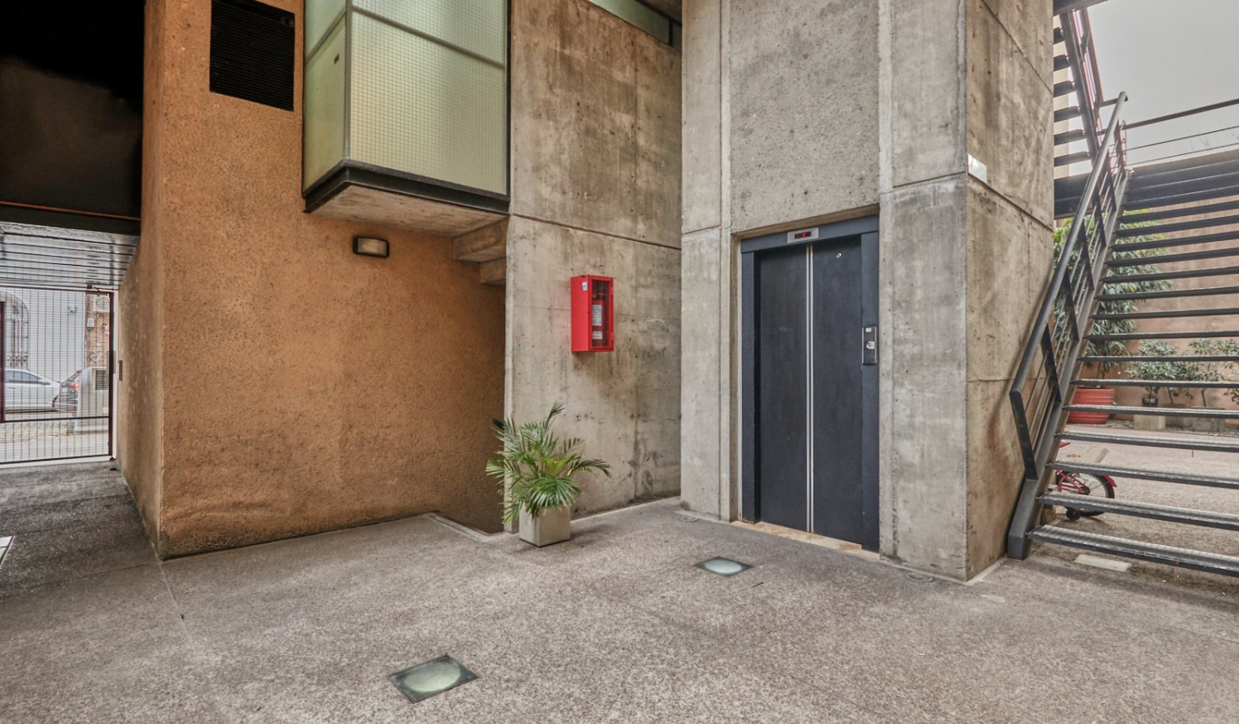 Amazing Two Storey Loft With Private Terrace, BBQ and Pool