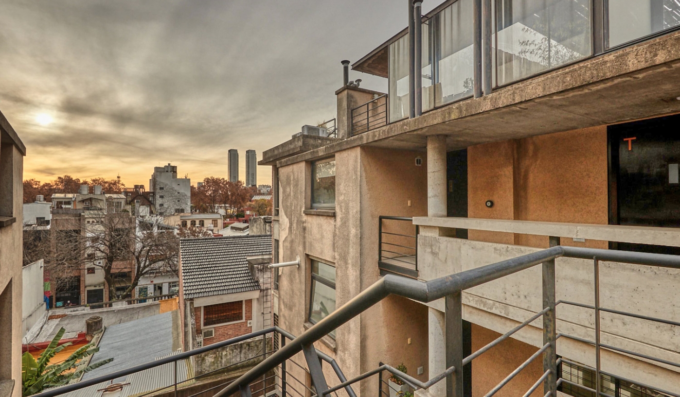 Amazing Two Storey Loft With Private Terrace, BBQ and Pool