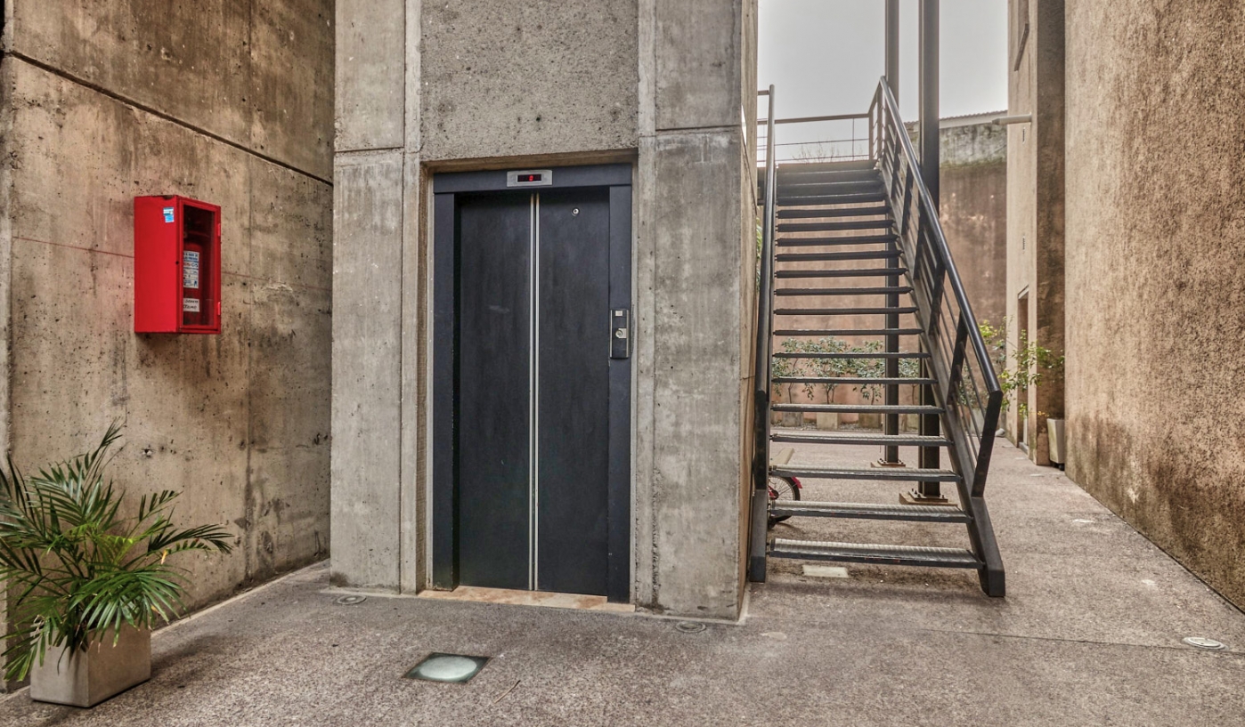 Amazing Two Storey Loft With Private Terrace, BBQ and Pool