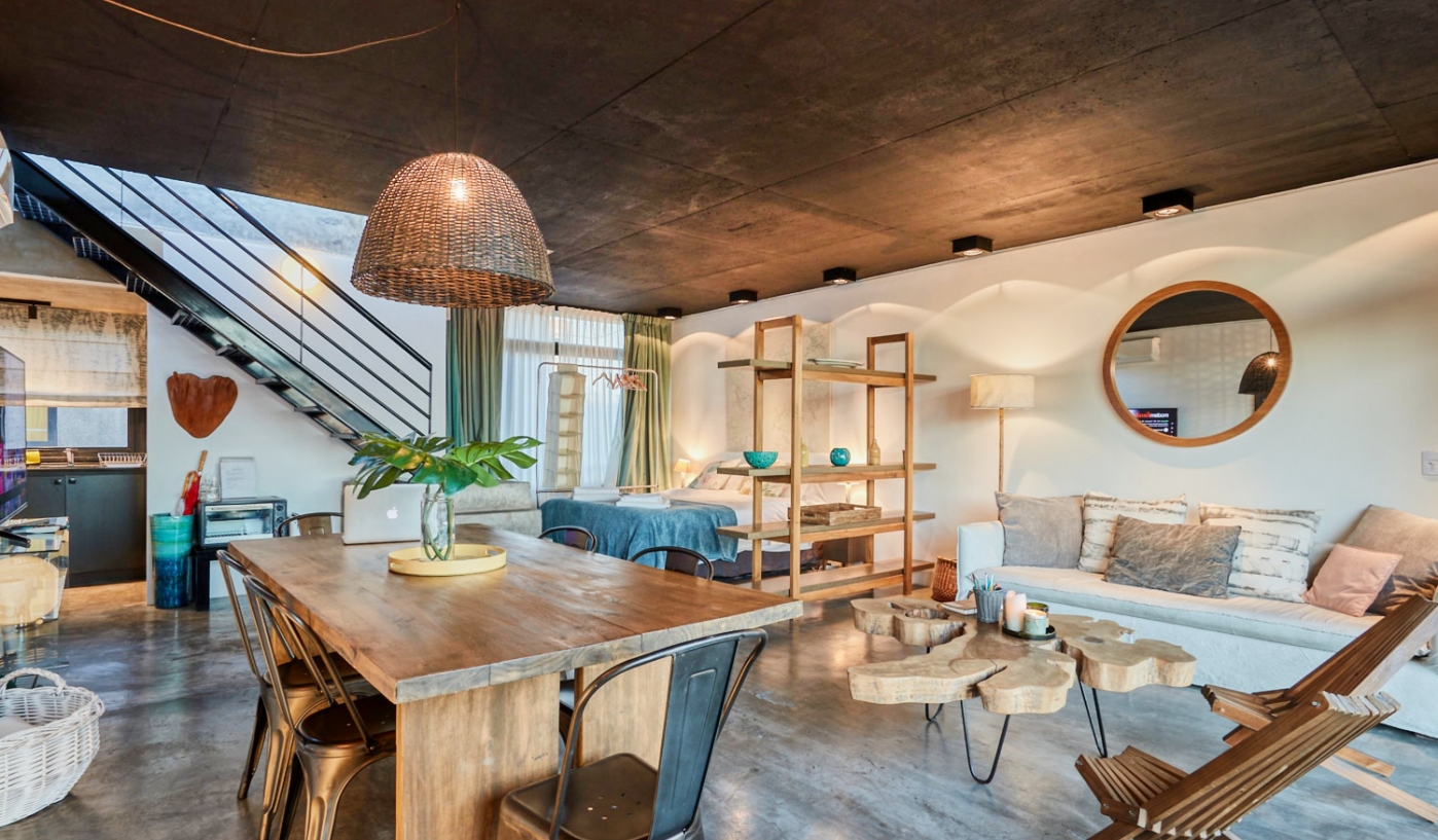 Amazing Two Storey Loft With Private Terrace, BBQ and Pool