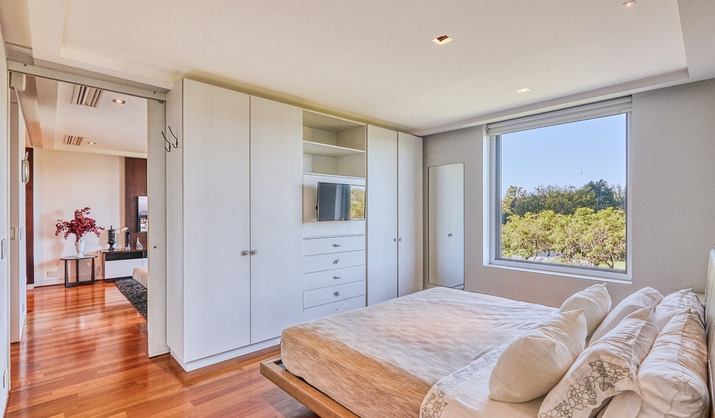 Luxurious One Bedroom Apartment in Fabulous Faena Hotel