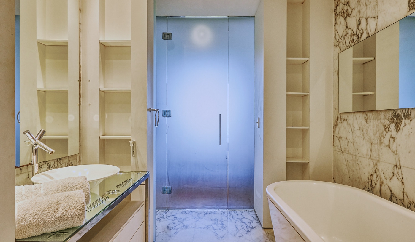 Luxurious One Bedroom Apartment in Fabulous Faena Hotel