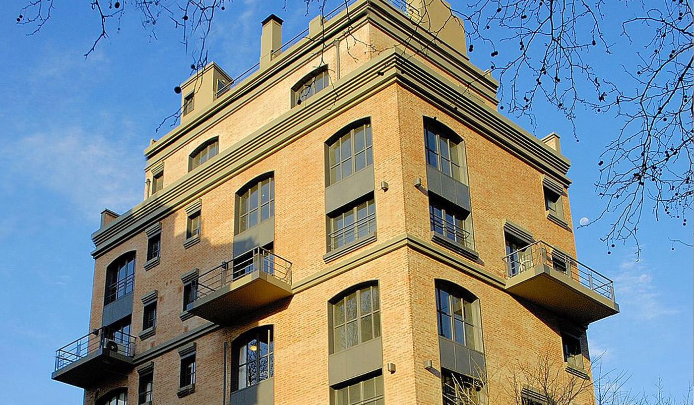 Contemporary Meets Industrial in 2 Bedroom Penthouse Loft