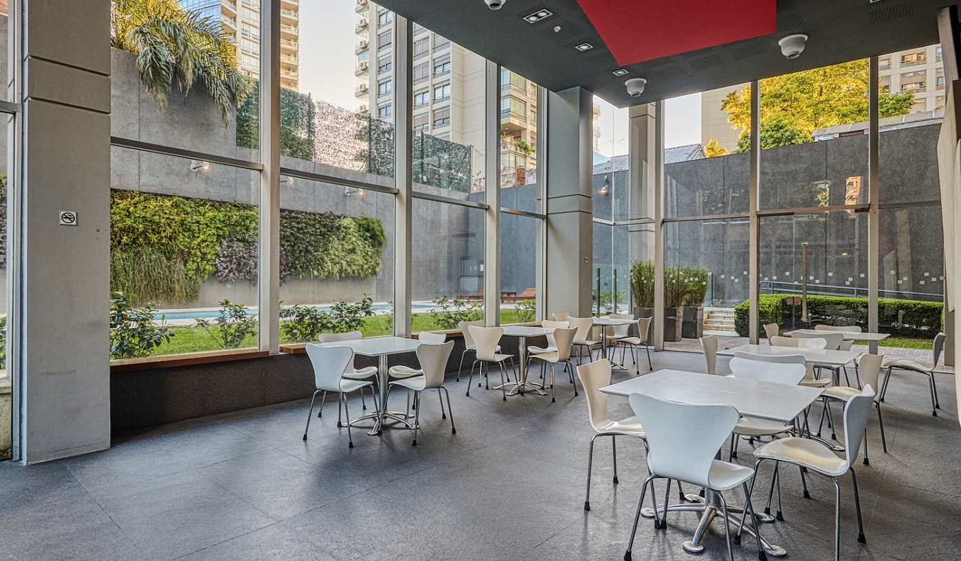 Spectacular One Bedroom Apartment in Luxury Building