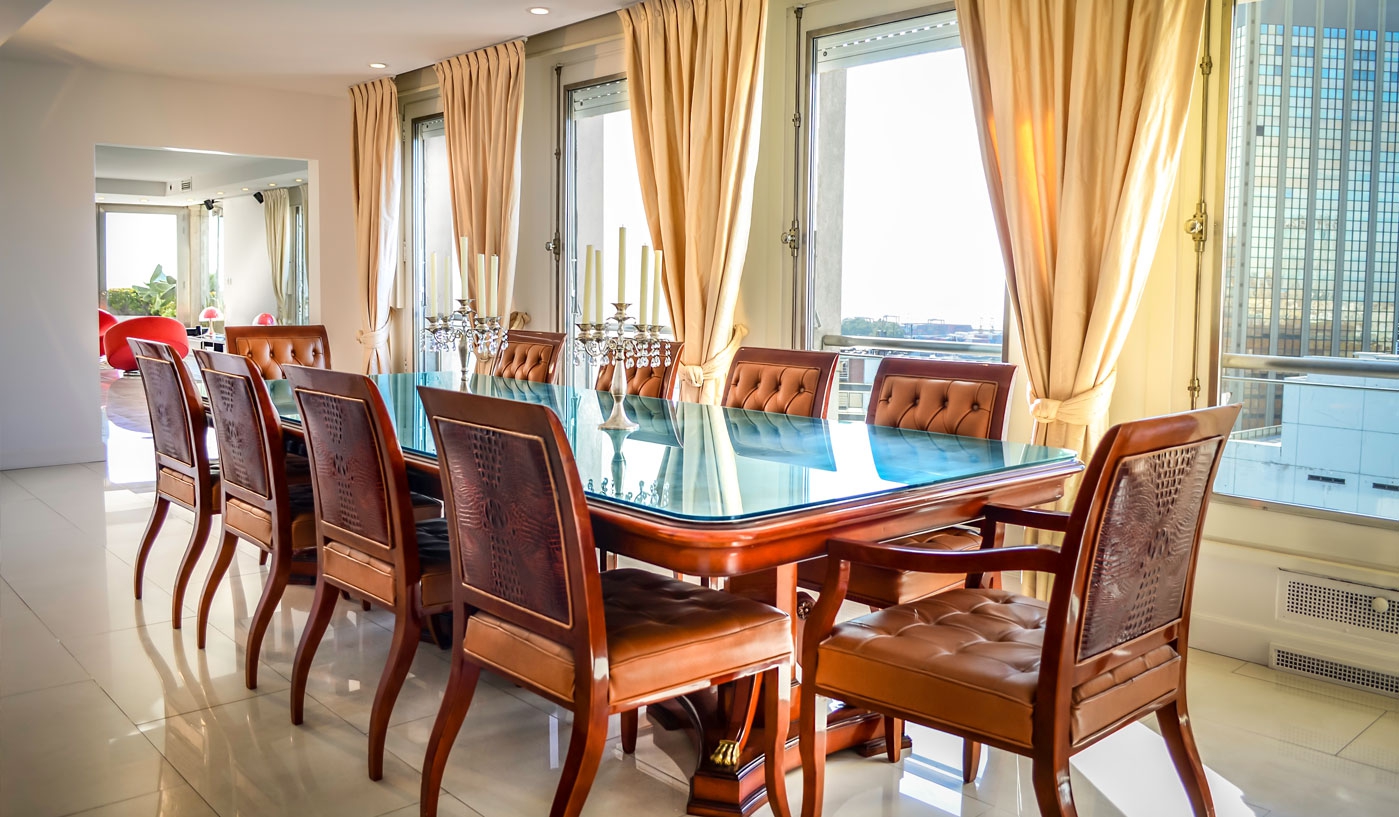 Superb Apartment in Iconic Building with Panoramic Views