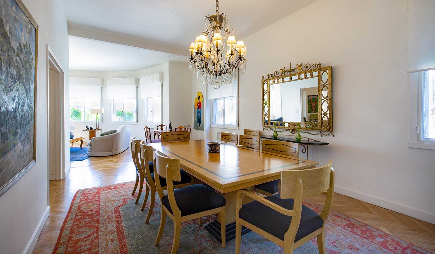 Amazing Four Bedroom Apartment in Iconic Building