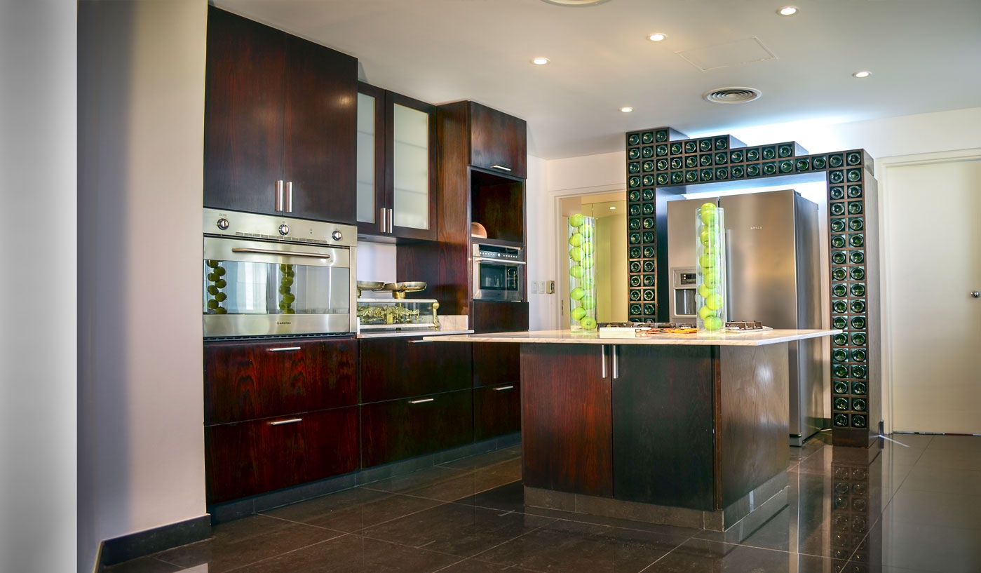 Superb Apartment in Iconic Building with Panoramic Views