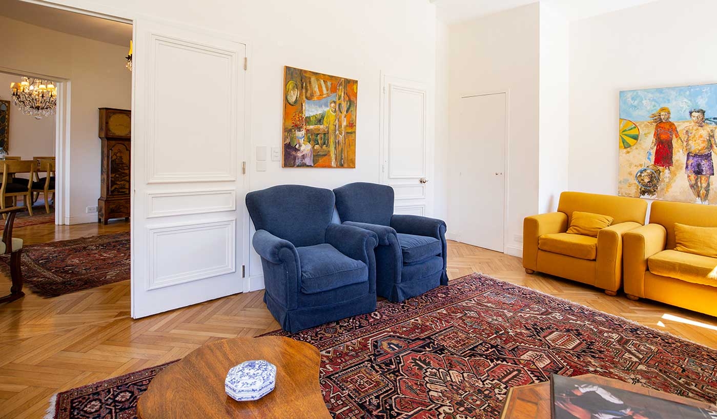 Amazing Four Bedroom Apartment in Iconic Building