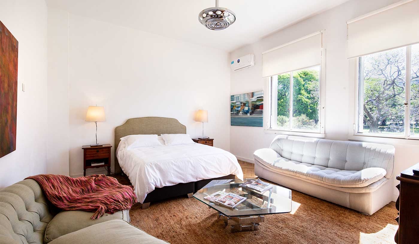 Amazing Four Bedroom Apartment in Iconic Building