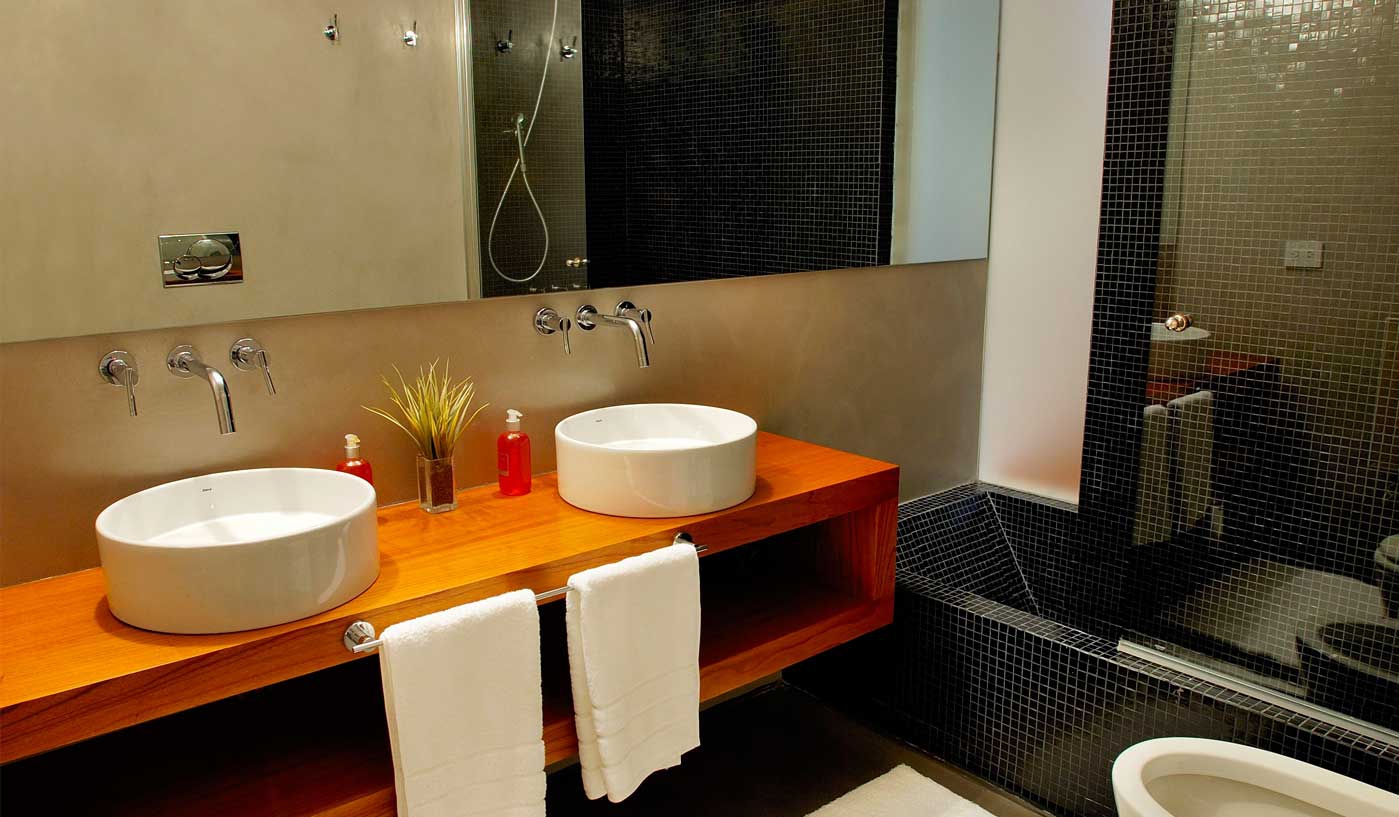 Stylish Two Bedroom House with Private Rooftop Pool and Sundeck