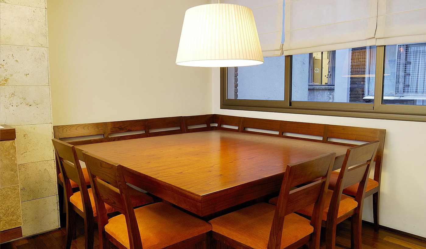 Individual Two Bedroom Two Storey Apartment in Superb Recoleta Location