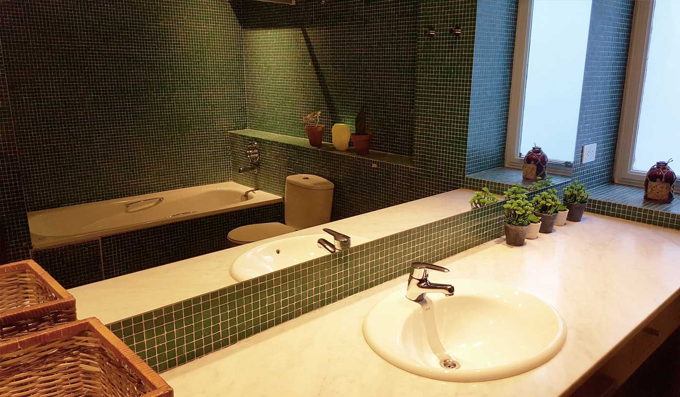 Nordic Inspired 4 Bedroom Contemporary House with Private Garden and BBQ