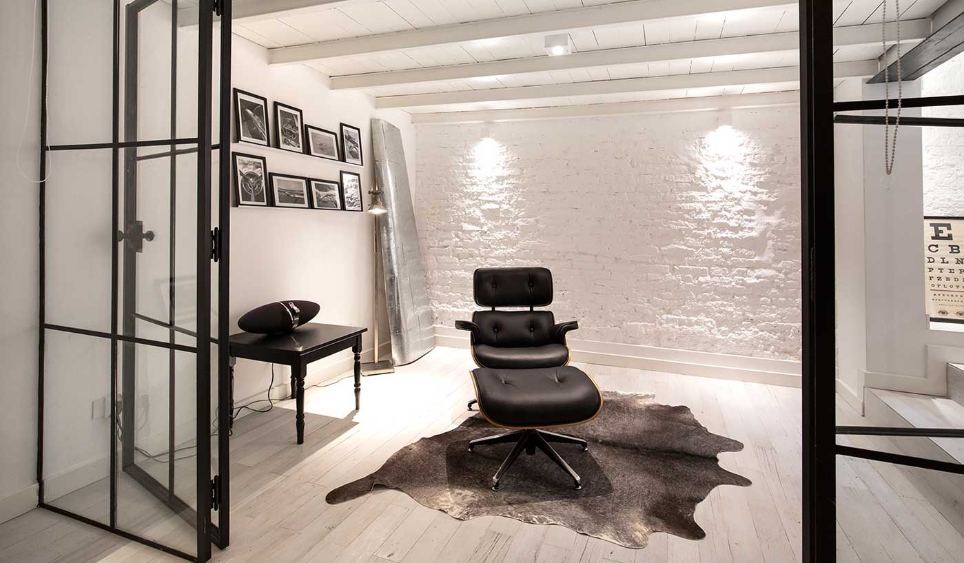 Unique Two Bedroom Apartment in Classic Building