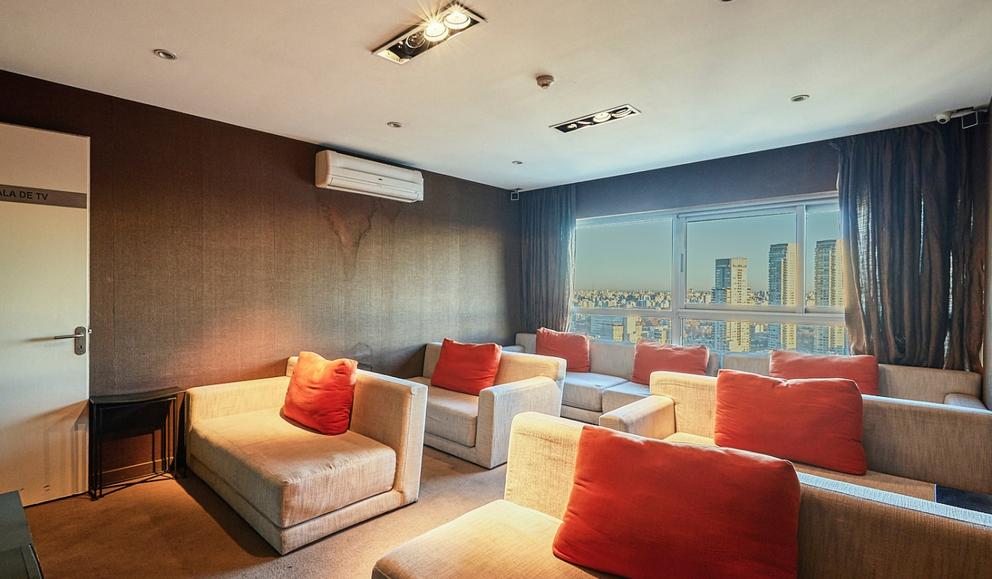 Top Fully Remodeled Two Bedroom Apartment with Pool, Gym and Great Views