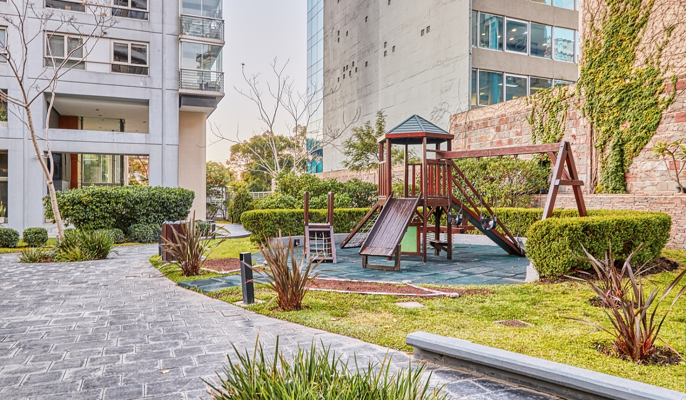 Top Fully Remodeled Two Bedroom Apartment with Pool, Gym and Great Views