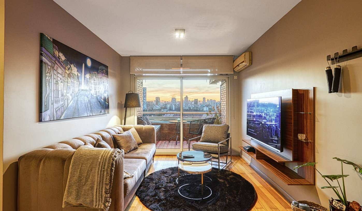 Amazing Views of Polo Fields from this High End One Bedroom Apartment