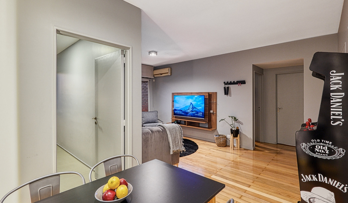 Amazing Views of Polo Fields from this High End One Bedroom Apartment