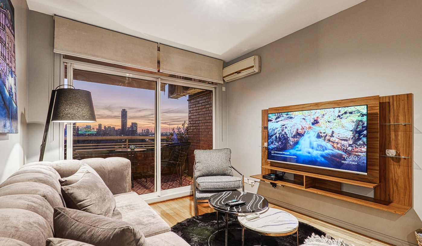 Amazing Views of Polo Fields from this High End One Bedroom Apartment