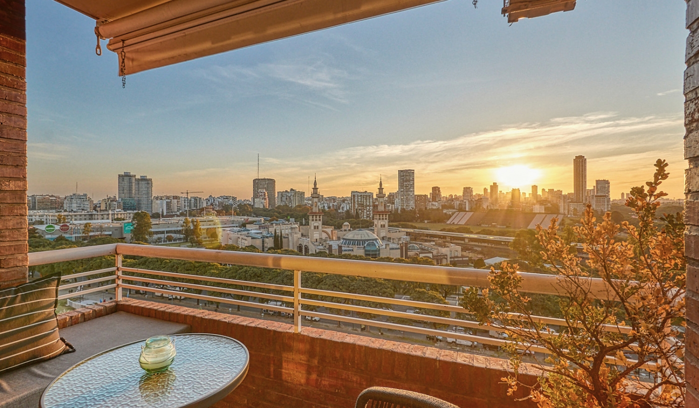 Amazing Views of Polo Fields from this High End One Bedroom Apartment