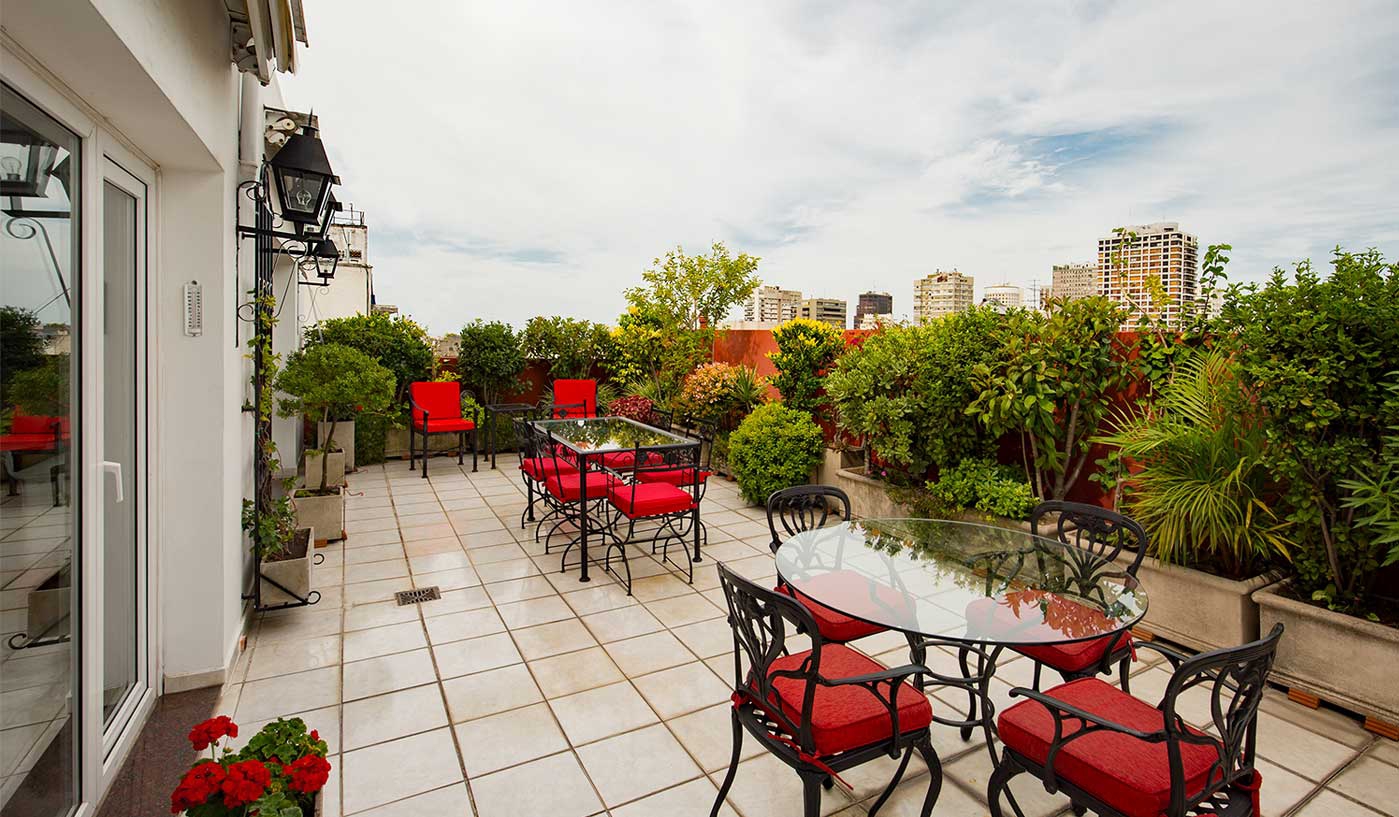 Impressive Three Bedroom Penthouse with BBQ in Prime Recoleta Location
