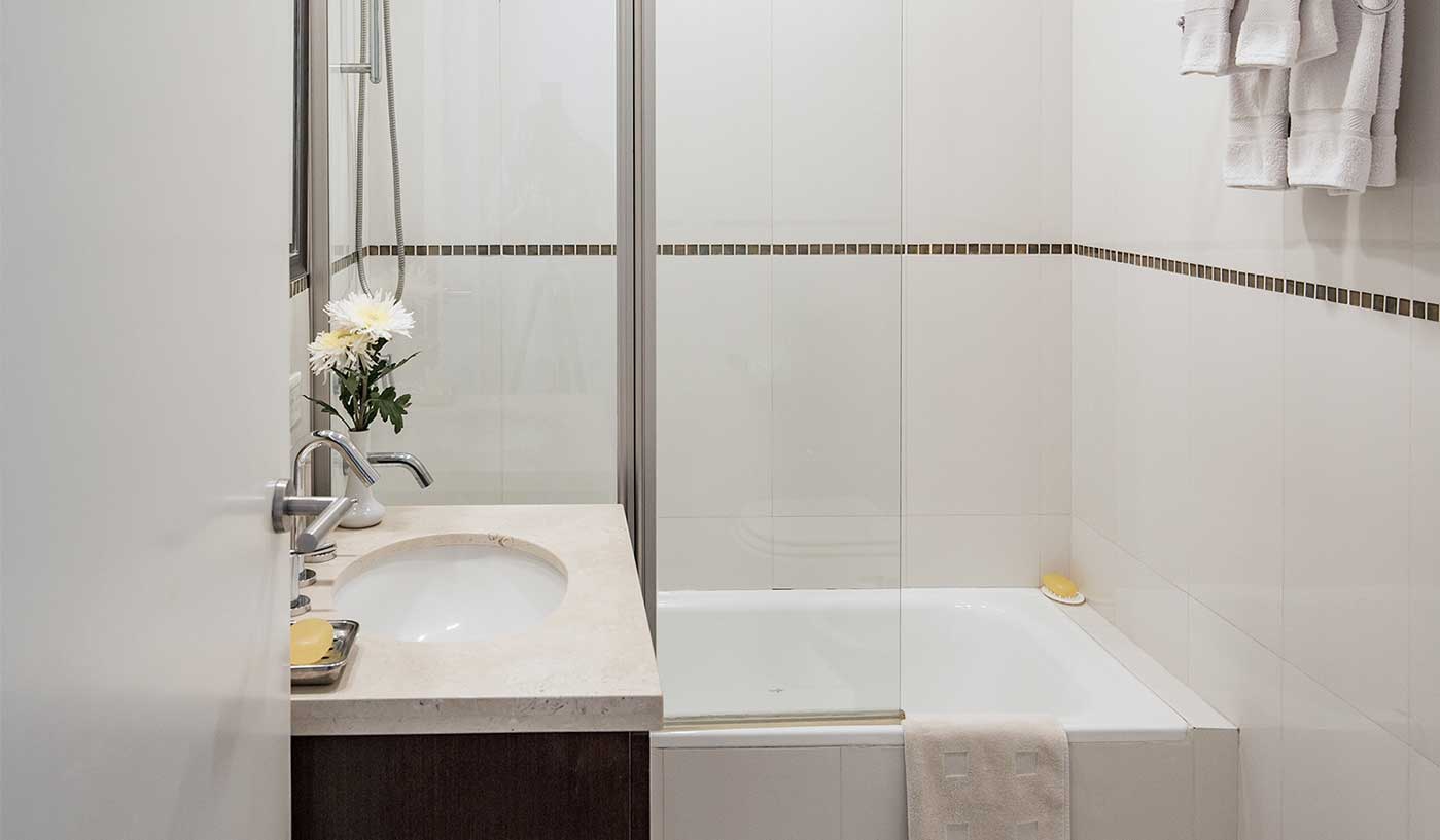 Impressive Three Bedroom Penthouse with BBQ in Prime Recoleta Location