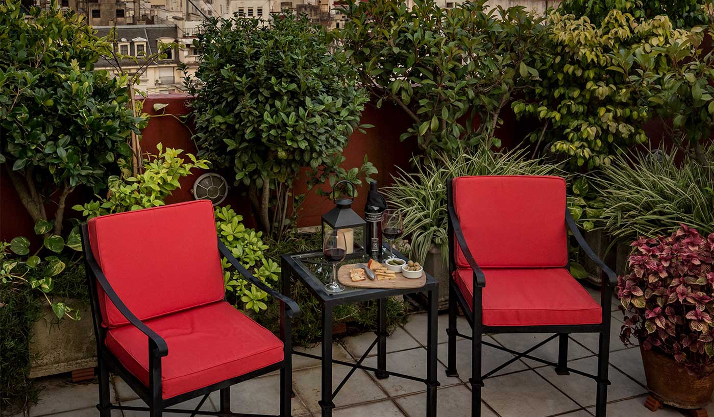 Impressive Three Bedroom Penthouse with BBQ in Prime Recoleta Location