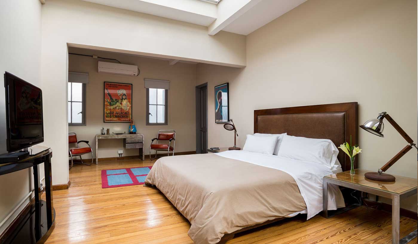 Spectacular 4 Bedroom Villa with Pool, Courtyard and BBQ in Palermo Soho