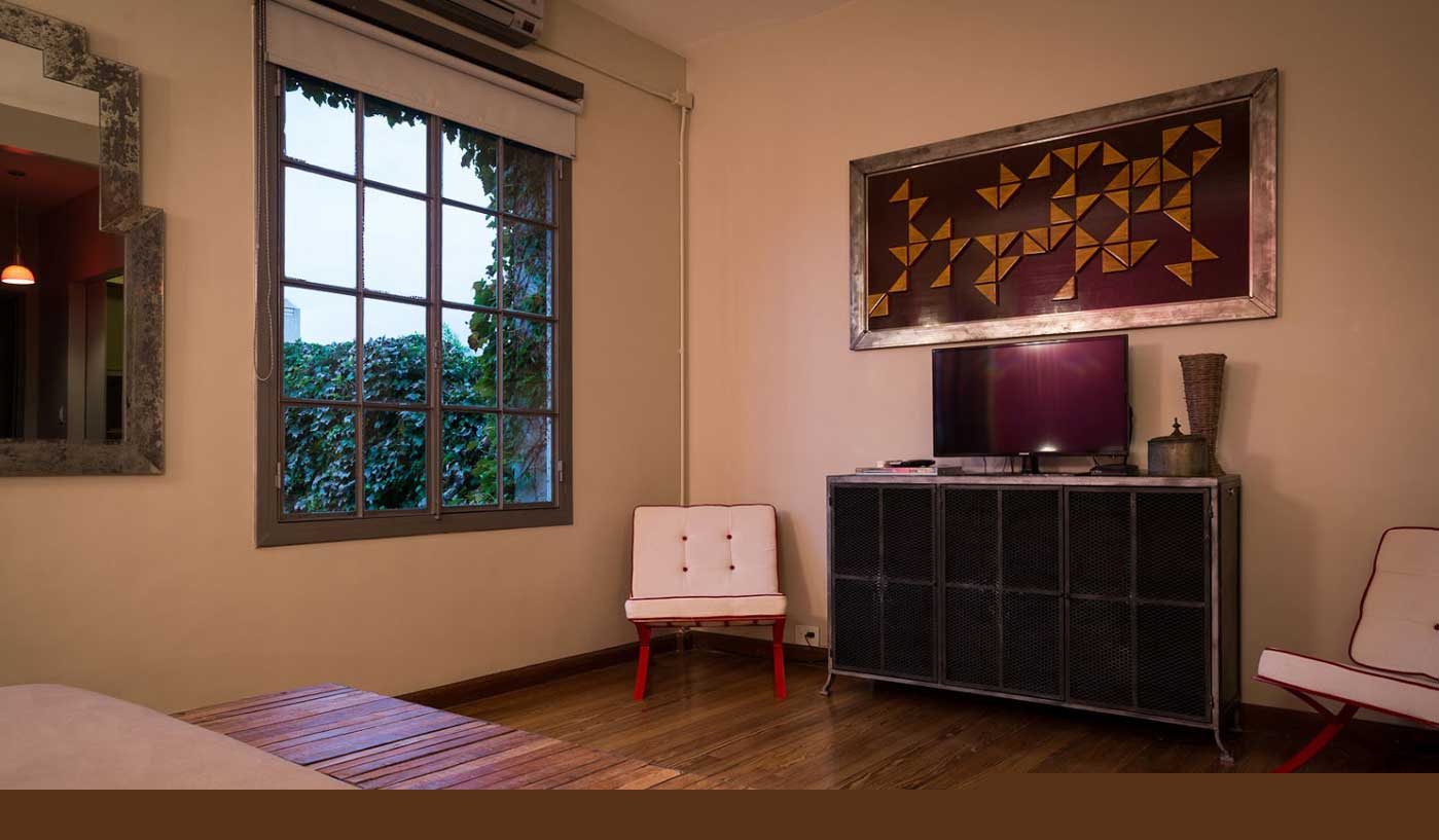 Spectacular 4 Bedroom Villa with Pool, Courtyard and BBQ in Palermo Soho