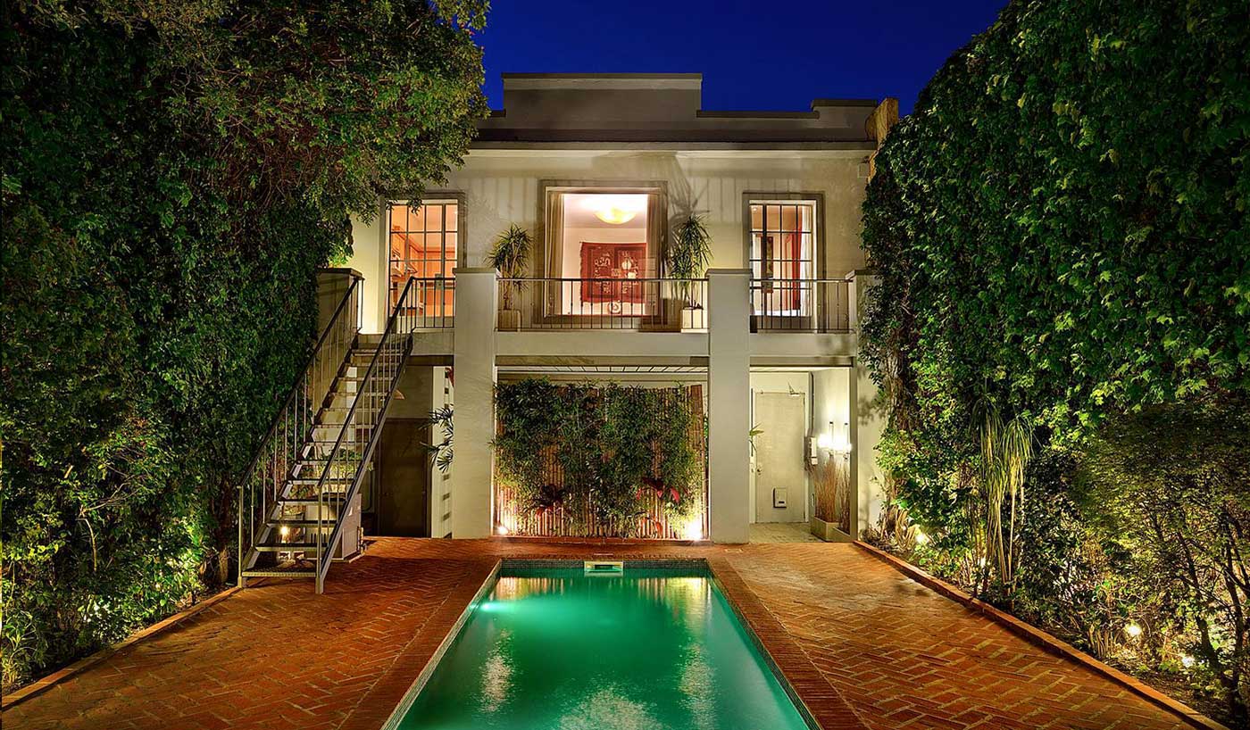 Spectacular 4 Bedroom Villa with Pool, Courtyard and BBQ in Palermo Soho