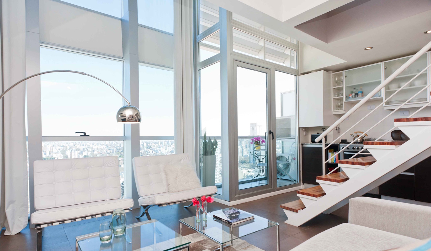 Spacious One Bedroom Penthouse Loft in Five Star Building