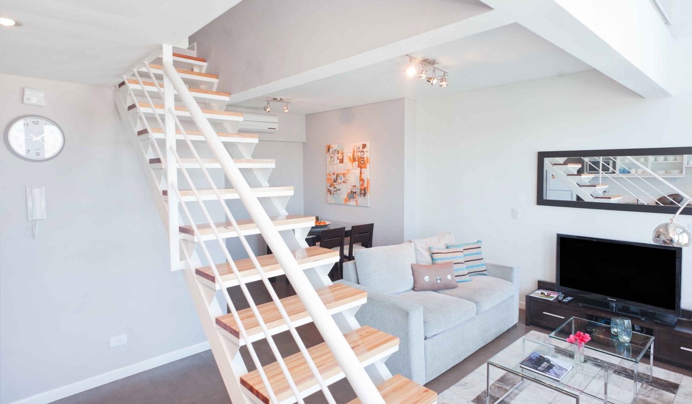 Spacious One Bedroom Penthouse Loft in Five Star Building