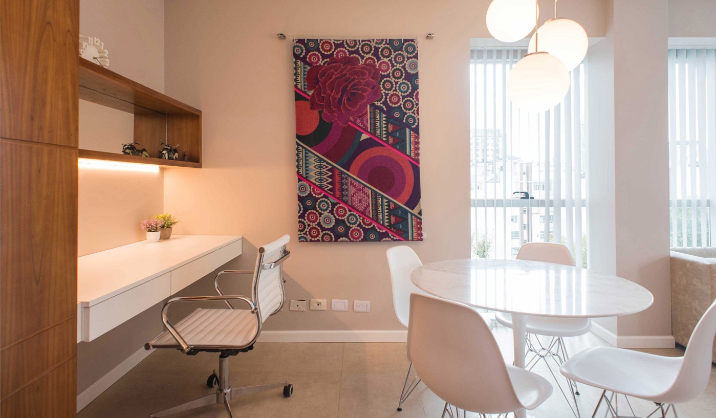 Airy One Bedroom Apartment in Five Star Building