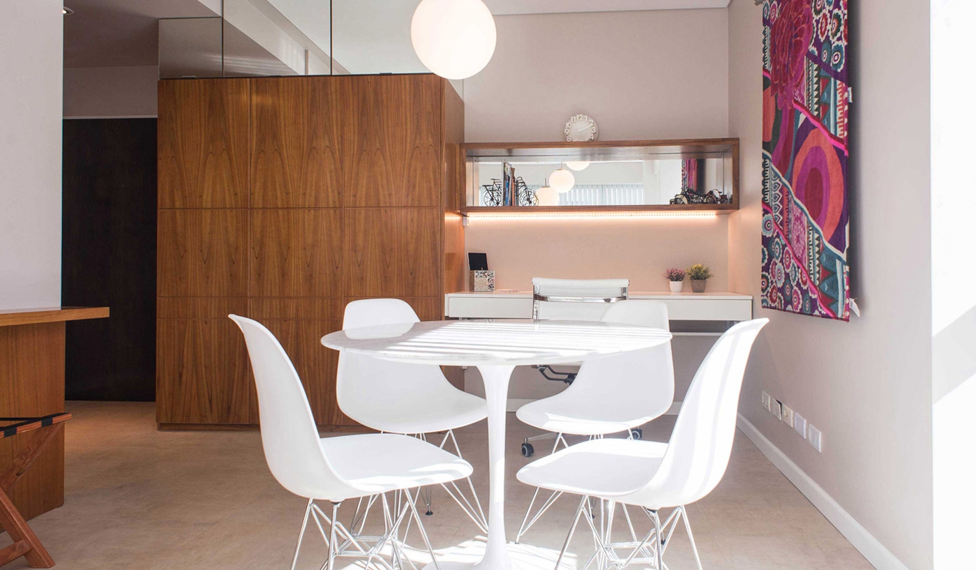 Airy One Bedroom Apartment in Five Star Building