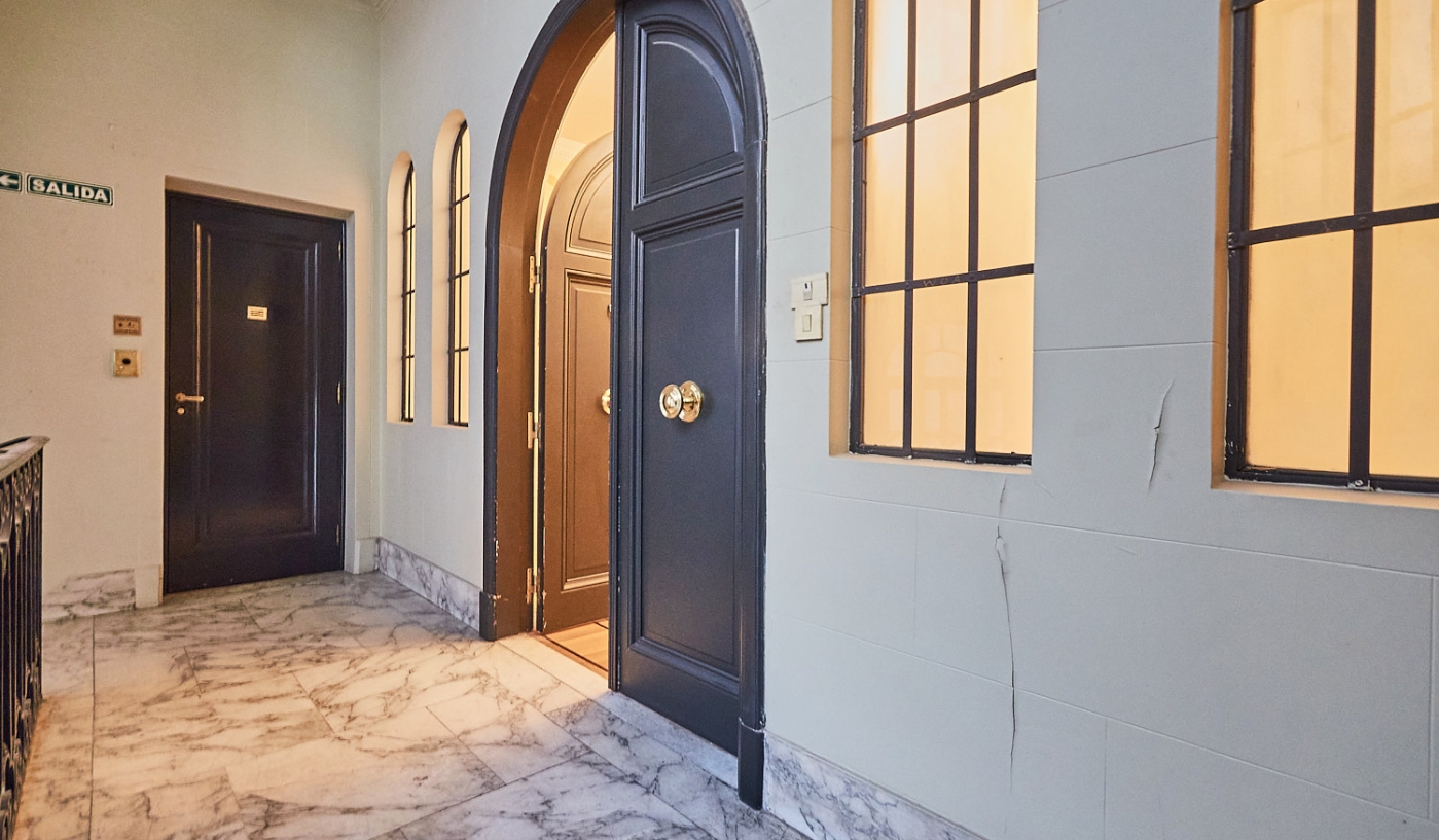 Impressive Five Bedroom Apartment in Chic Recoleta