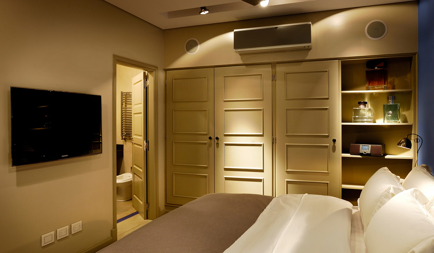 Majestic 3 Bedroom House with Private Courtyard and Pool