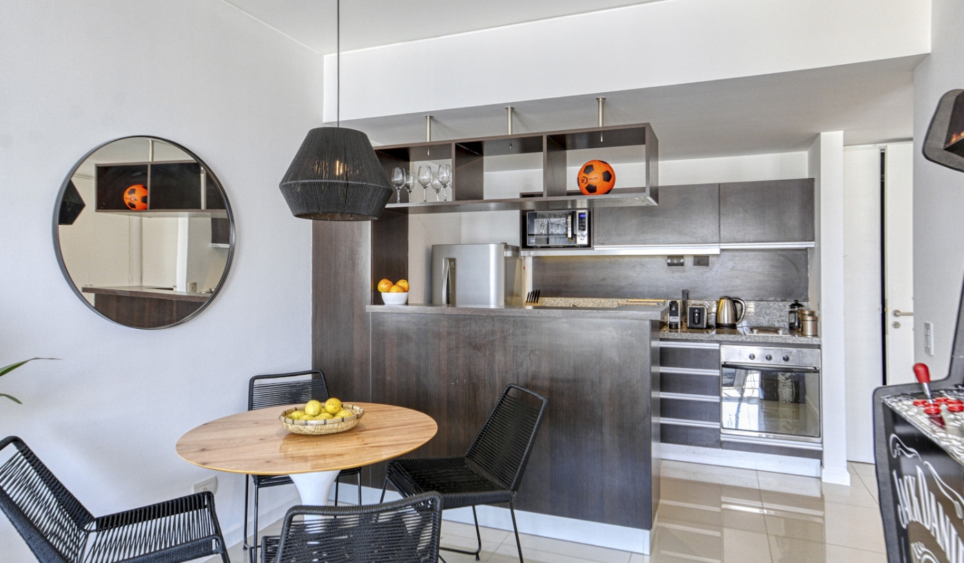 Sky High Views in One Bedroom Apartment with Pool, Gym and Sauna