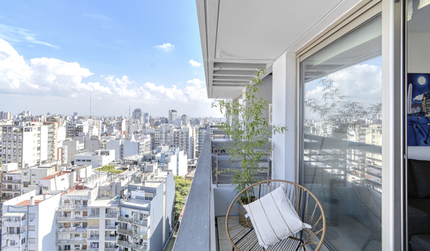 Sky High Views in One Bedroom Apartment with Pool, Gym and Sauna