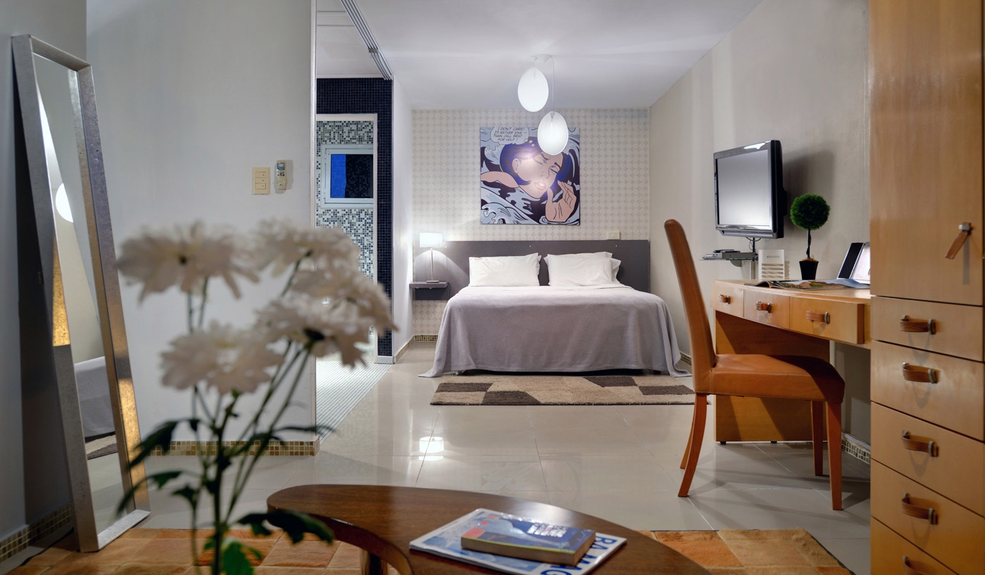 Chic One Bedroom Apartment with Private Terrace