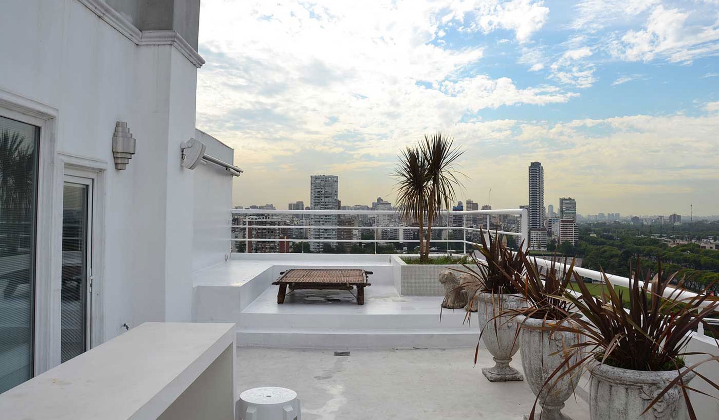 Funky Three Bedroom Penthouse with Private Terrace, BBQ and Pool
